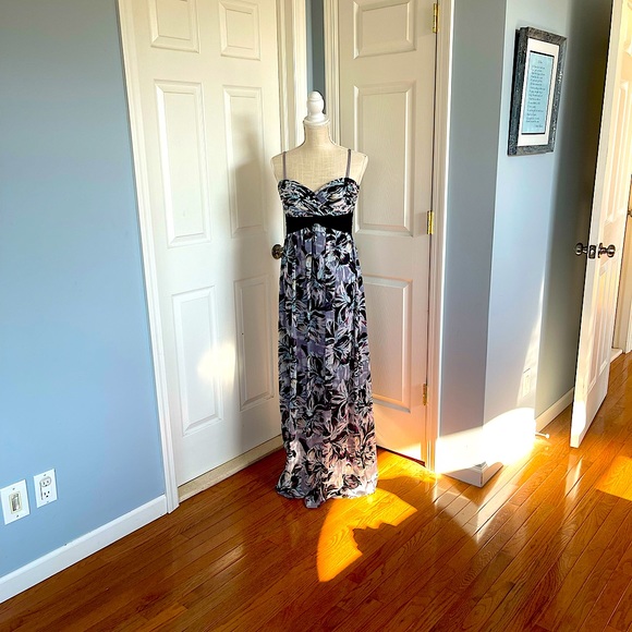 BCBG Maxazaria gown - Picture 5 of 5